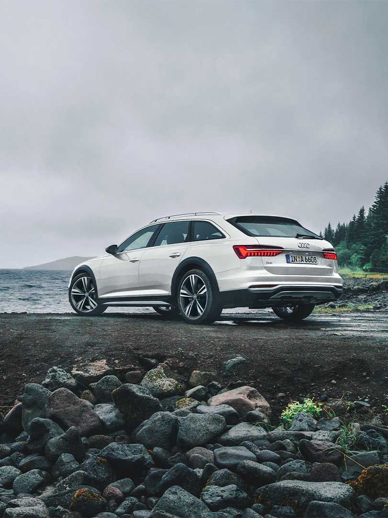 Side and rear view Audi A6 allroad quattro