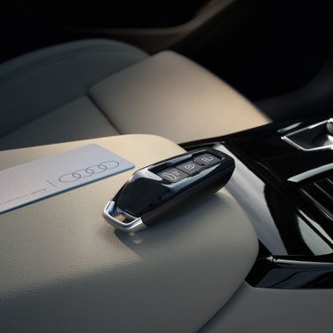 Magnetic gray key trim Audi Q6 SUV e-tron