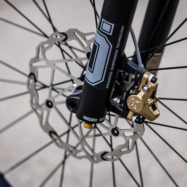The front disc brake of the Audi electric mountain bike