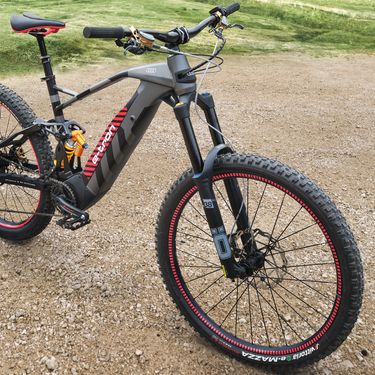 The fork and shock of the Audi electric mountain bike