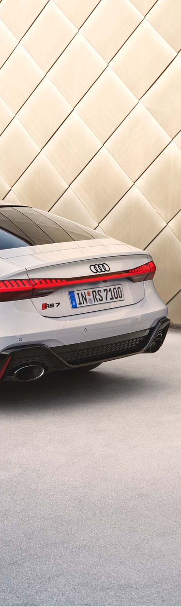 Audi RS 7 Sportback from the side