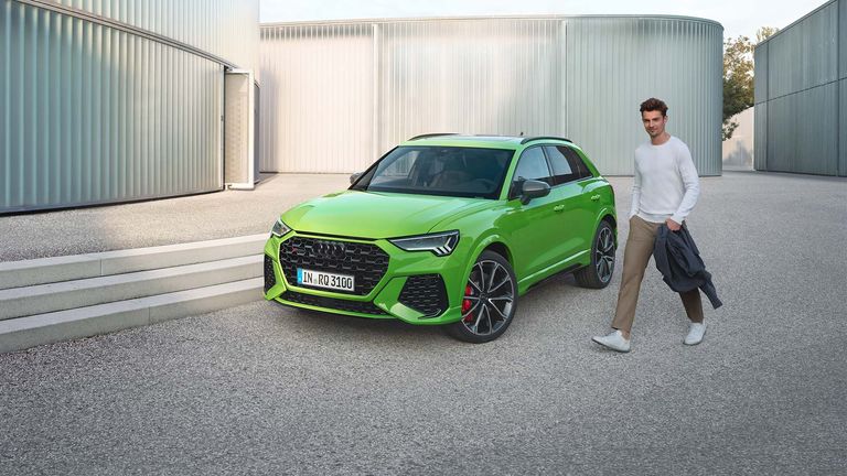 Frontal side view ded RS Q3
