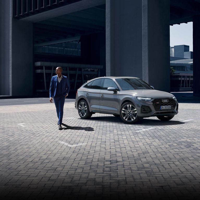 Side-front view Audi SQ5 Sportback