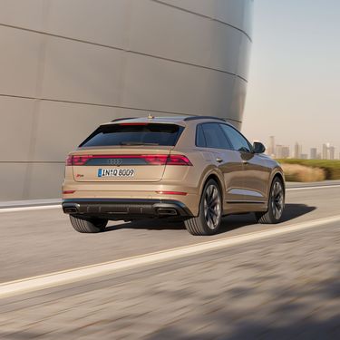 Dynamic front view Audi Q8 SUV