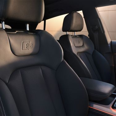 Interior view Audi Q8 SUV