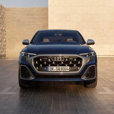 Front view Audi SQ8 SUV