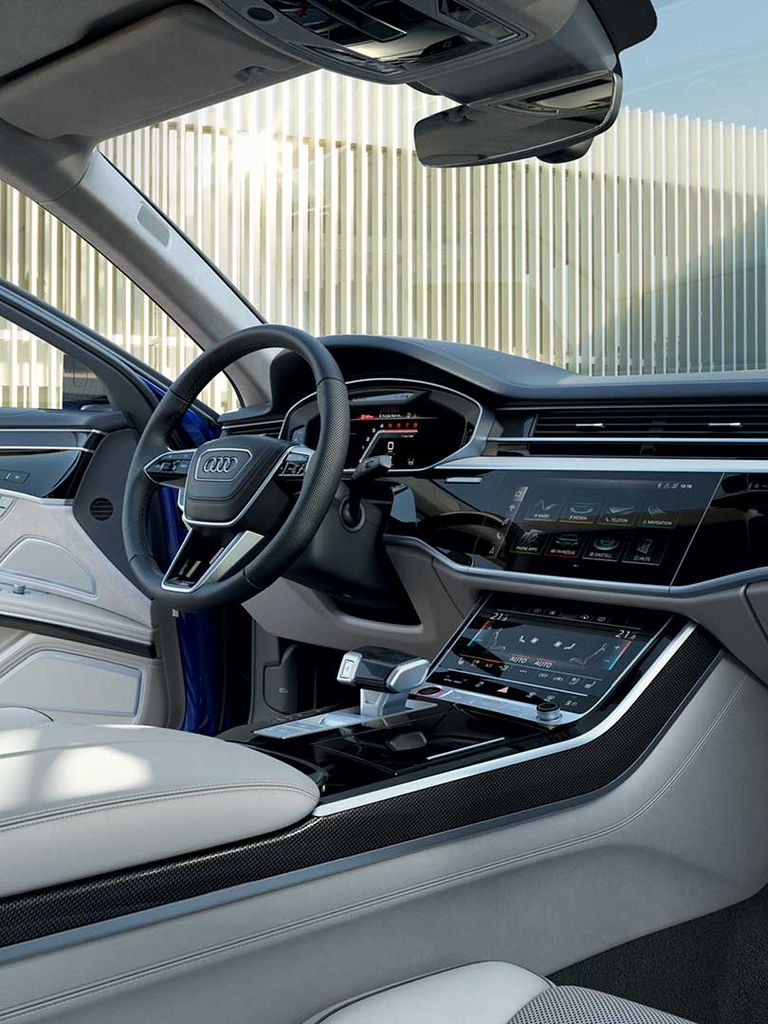 Cockpit view Audi S8